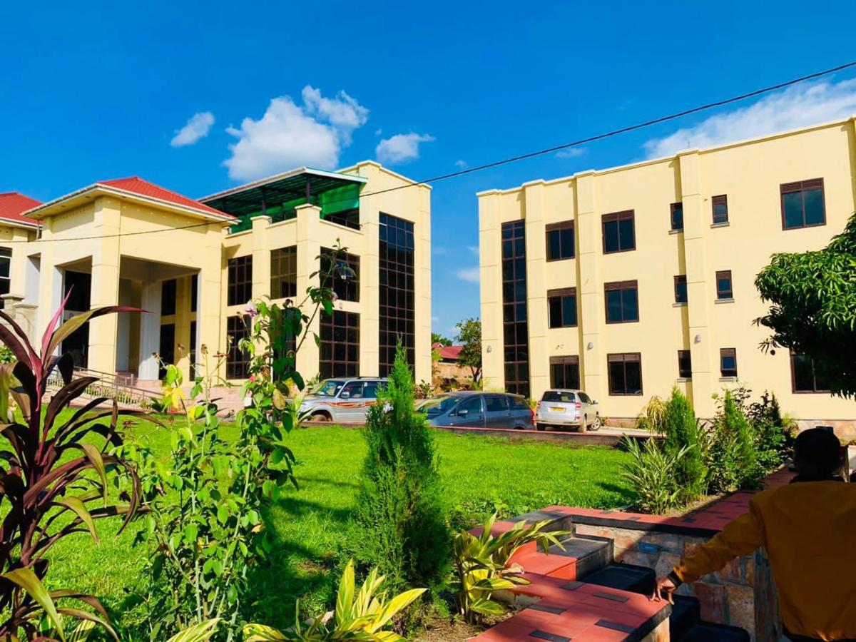 Golden Castle Hotel Hoima Exterior photo